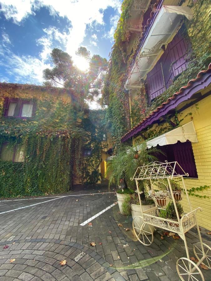 Petit Hotel Provence Gramado Eksteriør bilde