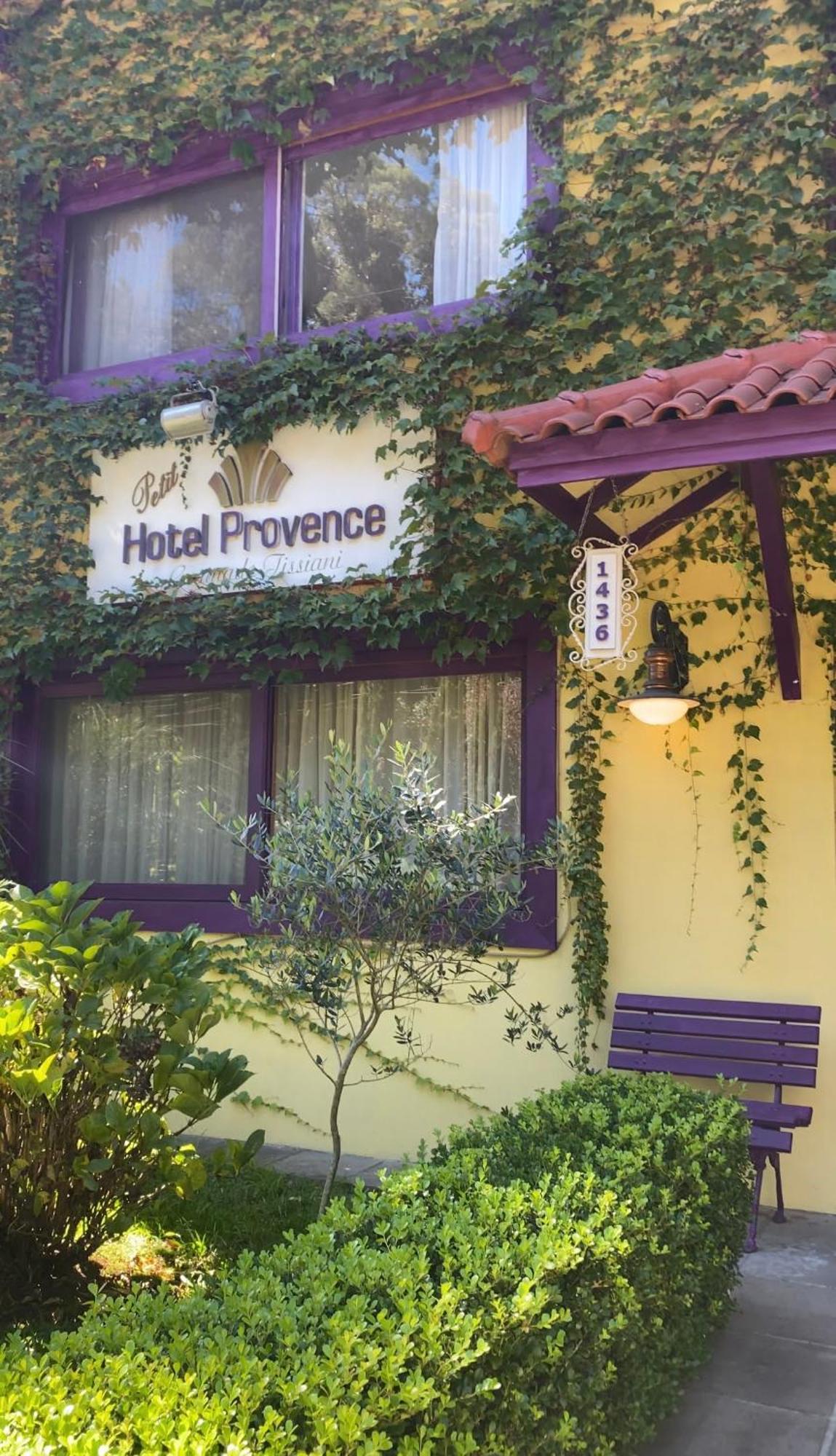 Petit Hotel Provence Gramado Eksteriør bilde